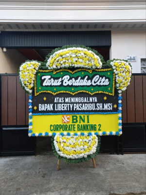 Papan Bunga Duka di Sipahutar