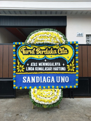 Papan Bunga Duka di Sipahutar